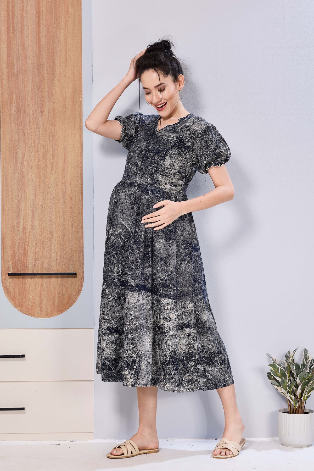 Stylish Picoting Maternity & Feeding Maxi Dress – Abstract Mineral Print Nursing Frock with Invisible Zipper & Puff Sleeves - Breastfeeding Friendly