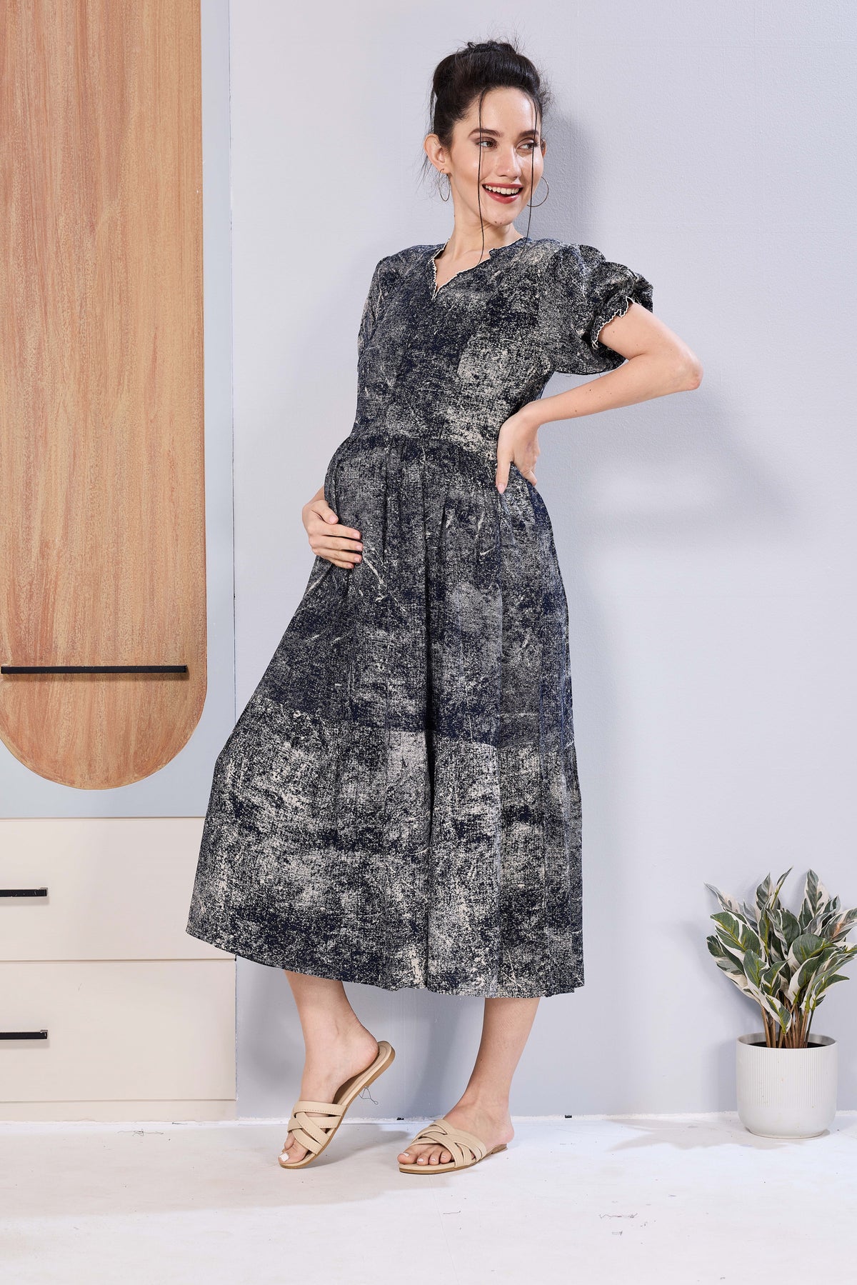 Stylish Picoting Maternity & Feeding Maxi Dress – Abstract Mineral Print Nursing Frock with Invisible Zipper & Puff Sleeves - Breastfeeding Friendly