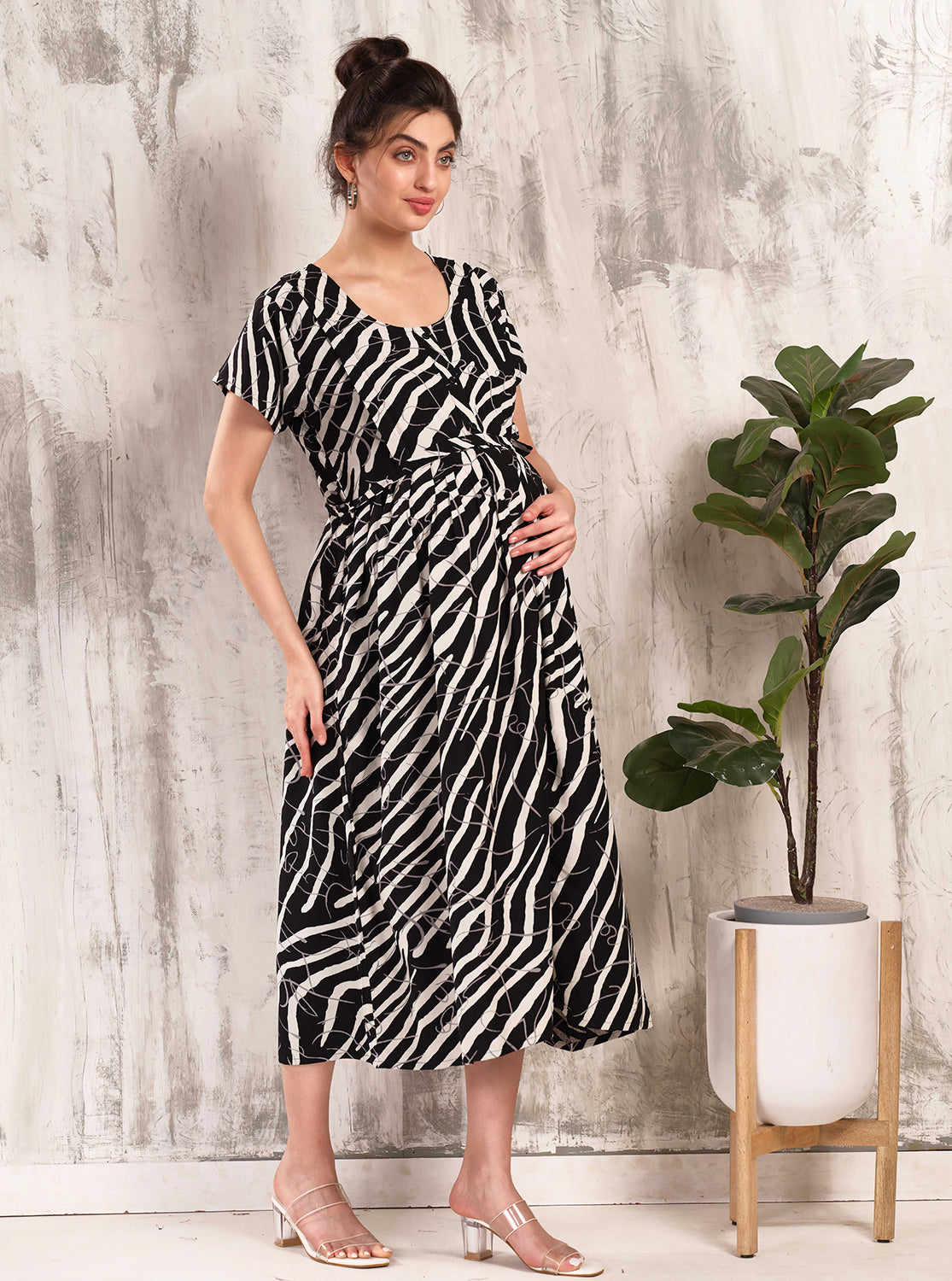 New Arrivals 4-IN-ONE MAXI Mom's Feeding & Casual Wear | Stylish Maxi Style | Invisible Feeding Zipper | Perfect Pre & Post Pregnancy Wear (MAXI 4-IN-ONE)