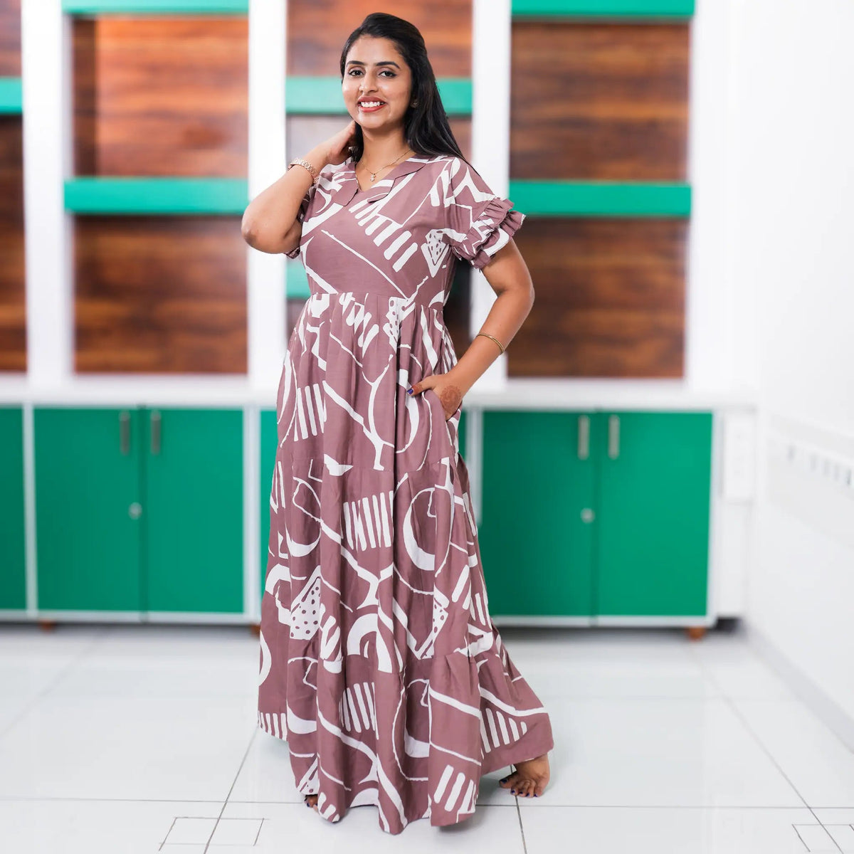 Long flared rayon frock with Peter Pan-inspired collar Side view - Mangai Nighties