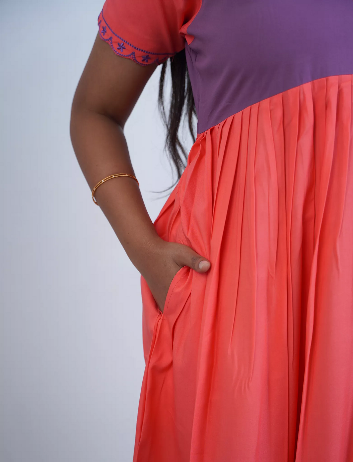 Plain Embroidered V-Neck Rayon Maxi Nighty With Back Tie - Mangai Nighties