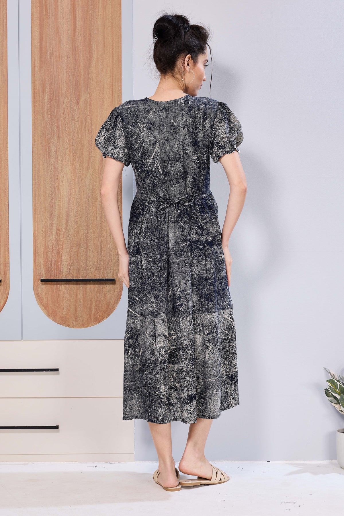 Stylish Picoting Maternity & Feeding Maxi Dress – Abstract Mineral Print Nursing Frock with Invisible Zipper & Puff Sleeves - Breastfeeding Friendly