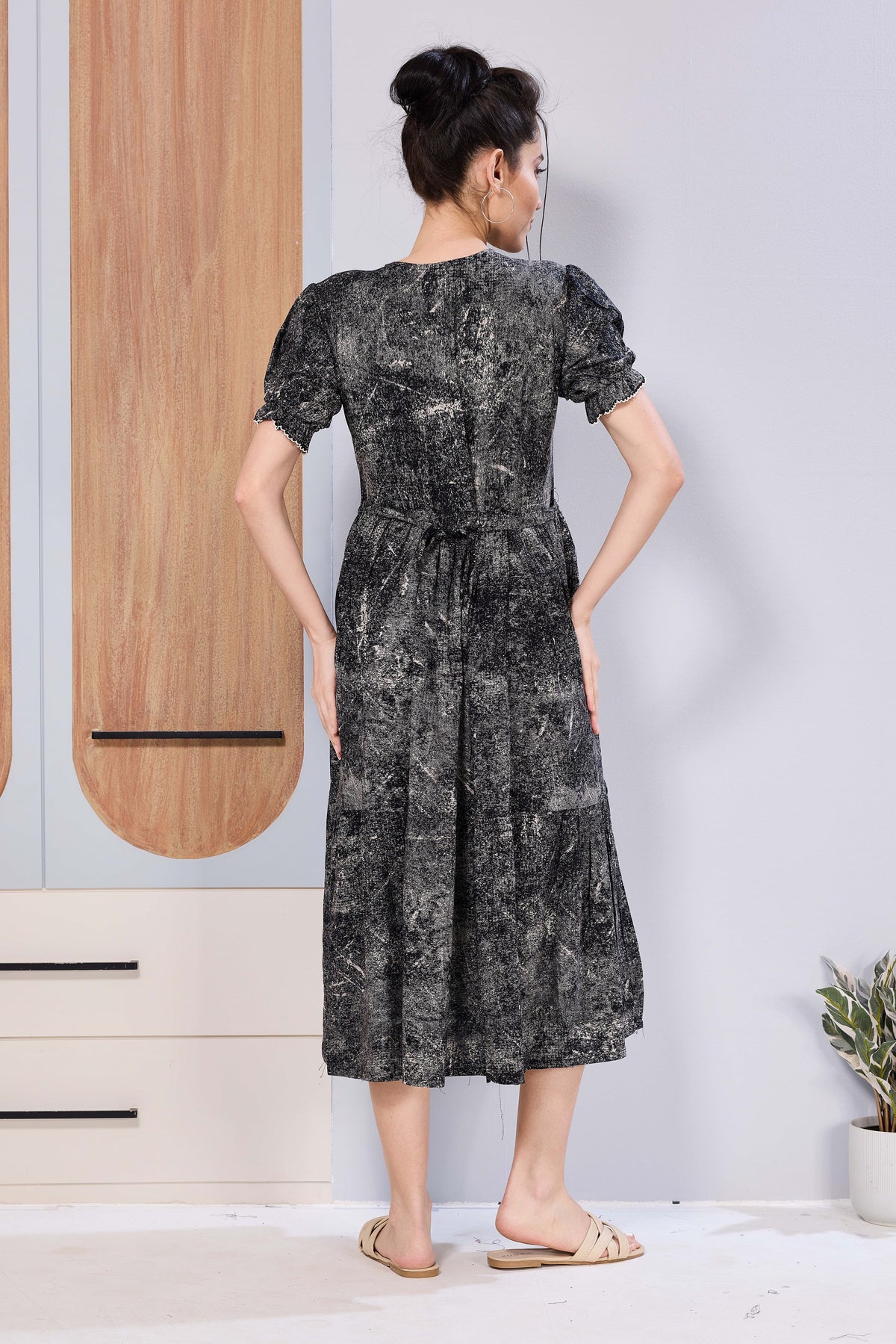 Stylish Picoting Maternity & Feeding Maxi Dress – Abstract Mineral Print Nursing Frock with Invisible Zipper & Puff Sleeves - Breastfeeding Friendly