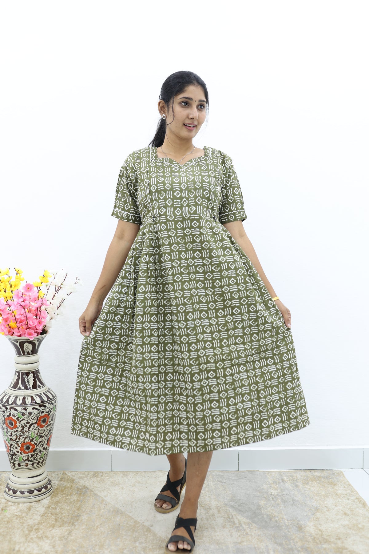 New Mangai Cotton Feeding MAXI Soft & Smooth Cotton | Invisible Vertical Feeding Zipper | Side Pockets | Back Adjustable Tie Rope |Casual & Maternity Wear (JFM)