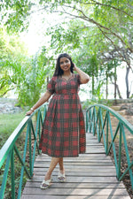 Premium Soft Cotton Maternity Maxi Frock – Invisible Dual Feeding Zippers with Stylish Neck Puff Sleeves & Geometric Check Print