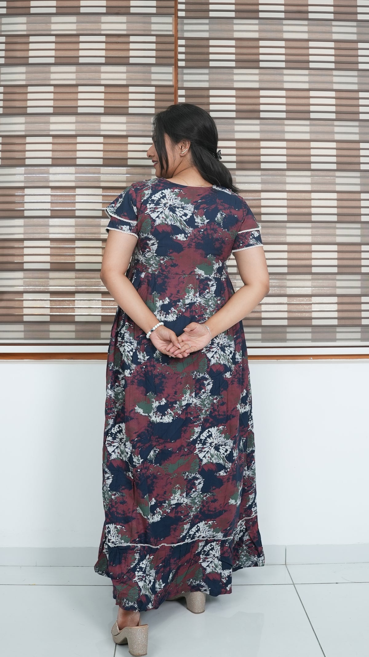Maroon & Honey Gold Shibori Print Rayon Feeding Frock – Stylish Front Open Zipper Maternity Dress with Double Layer Sleeves
