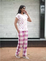 Pink Floral Print Checks Pyjama Set for Women | Mangai Nighties