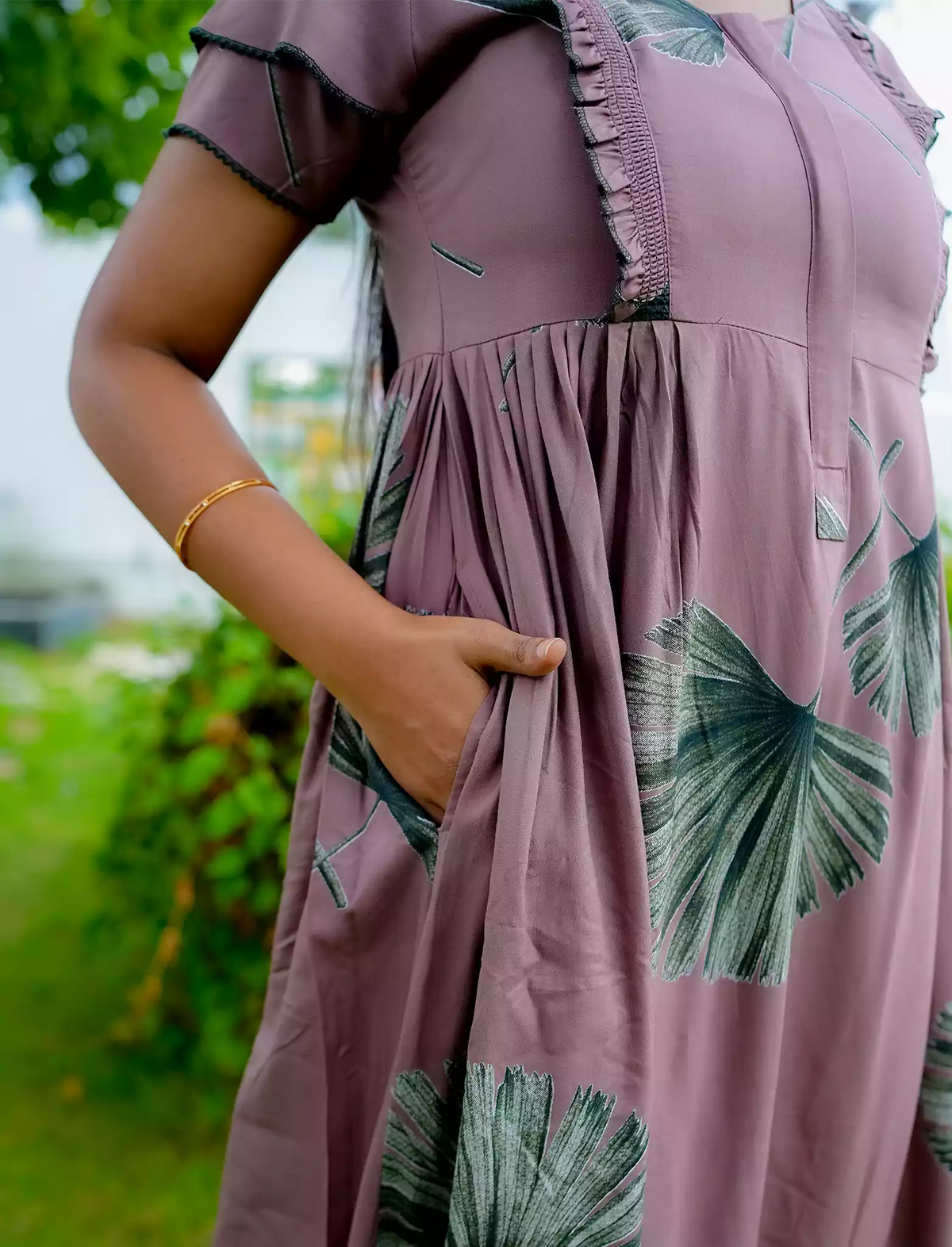Rayon Leaf Print Feeding Frock With Zipper | Mangai Nighties