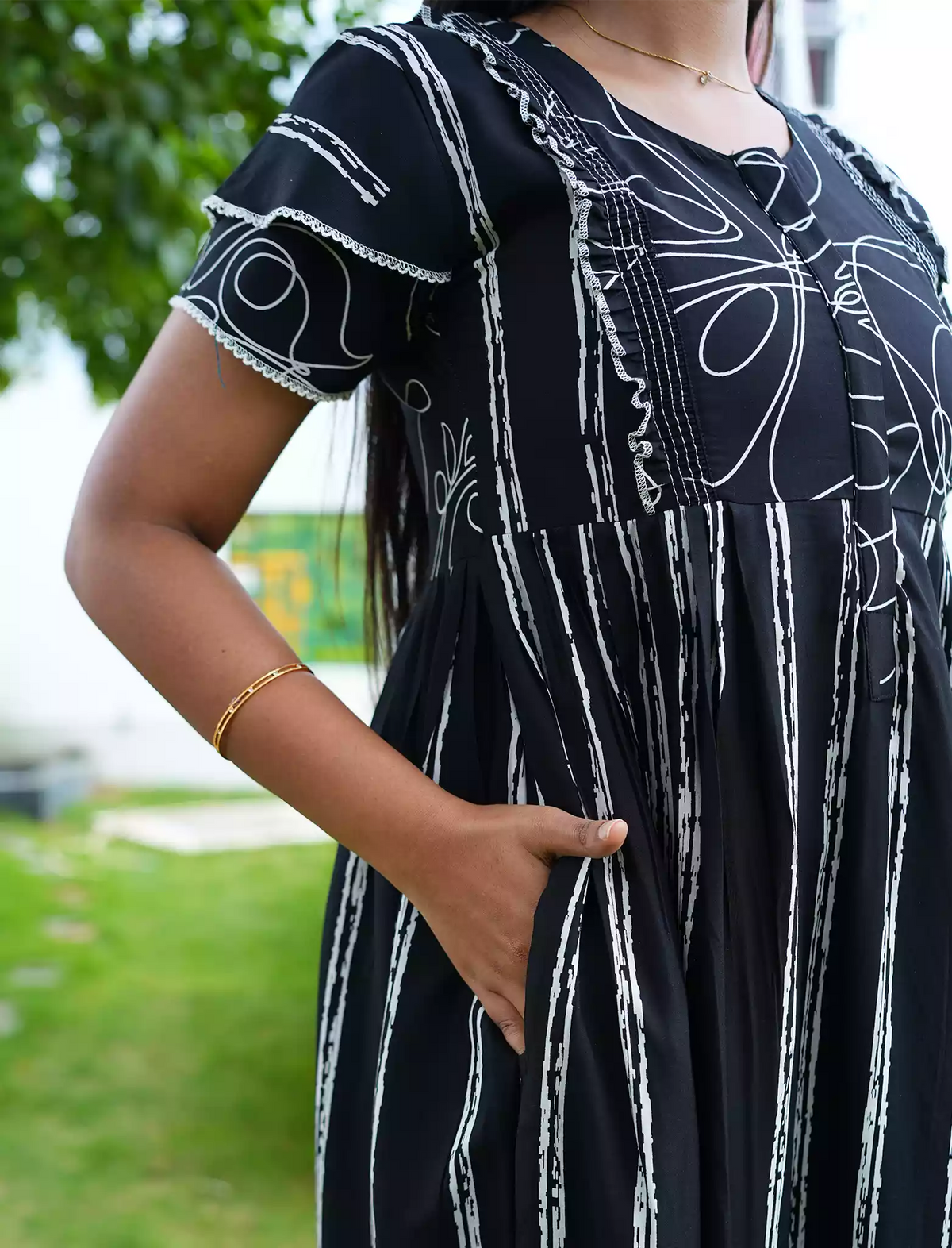 Rayon Stripe Print Feeding Maternity Frock with Zip | Mangai Nighties