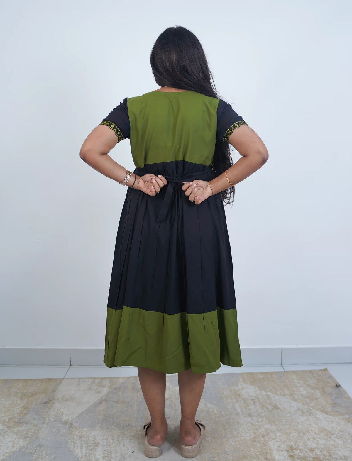 Rayon Plain Embroidered V-Neck Rayon Maxi with Pocket - Mangai Nighties
